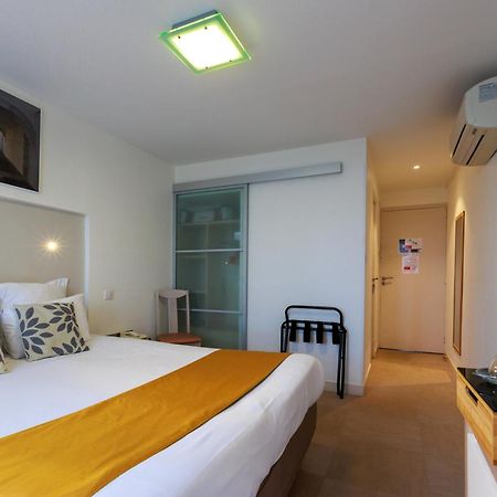 Logis Hotel Le Rochelois ลาโรแชล ภายนอก รูปภาพ