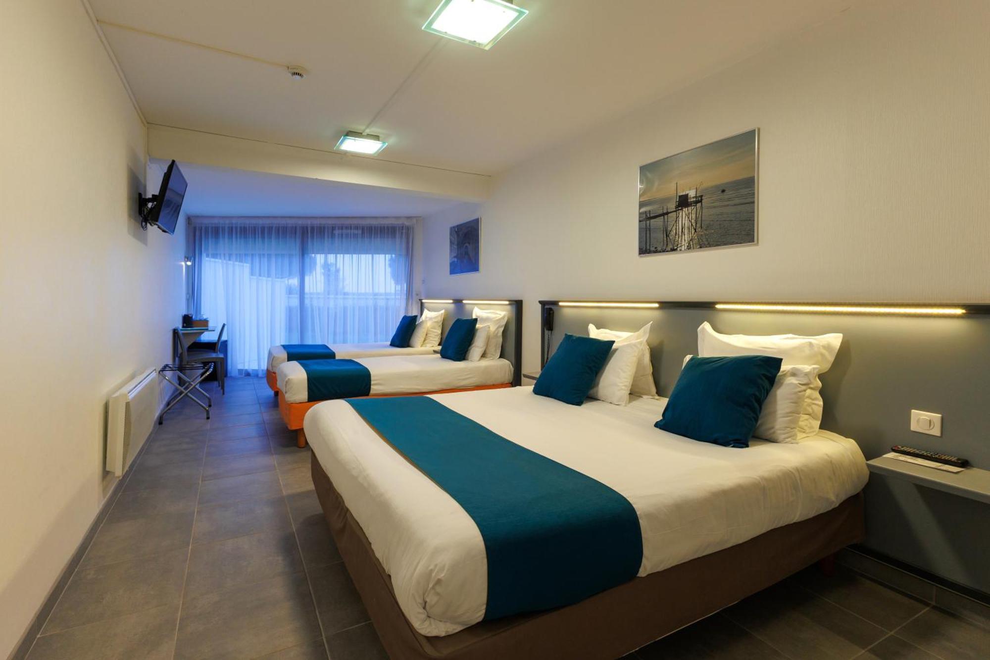 Logis Hotel Le Rochelois ลาโรแชล ภายนอก รูปภาพ