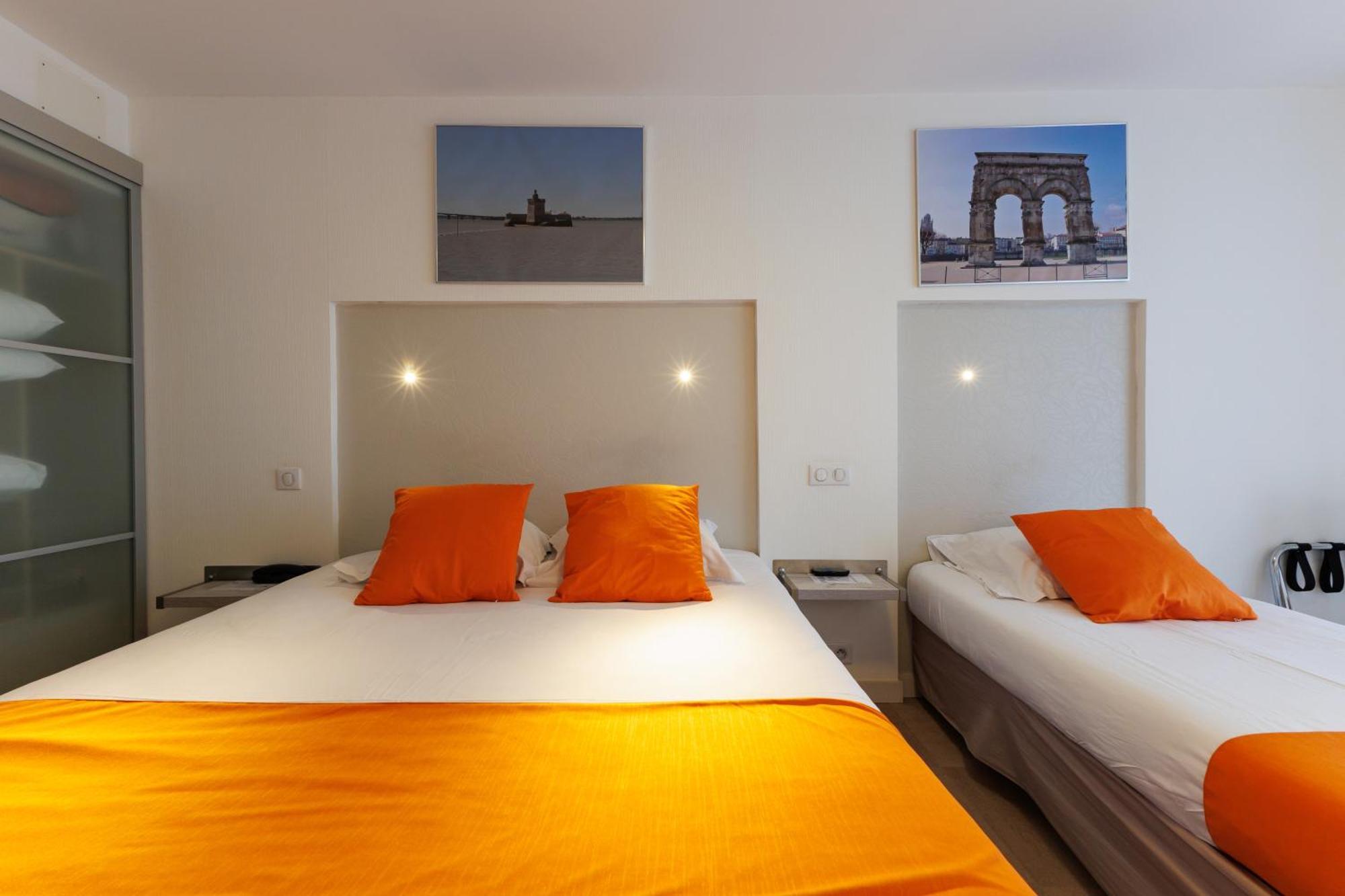 Logis Hotel Le Rochelois ลาโรแชล ภายนอก รูปภาพ