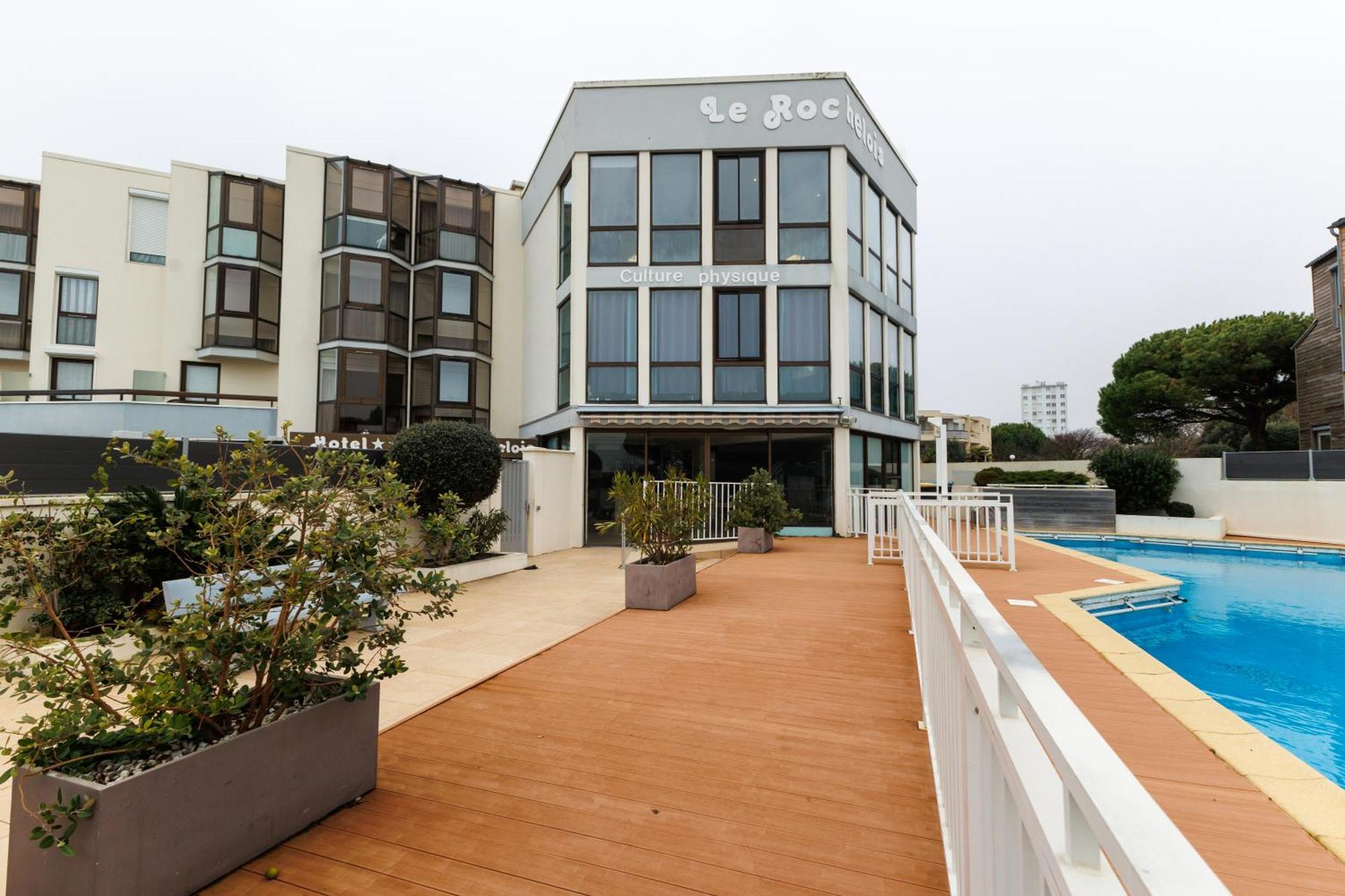 Logis Hotel Le Rochelois ลาโรแชล ภายนอก รูปภาพ