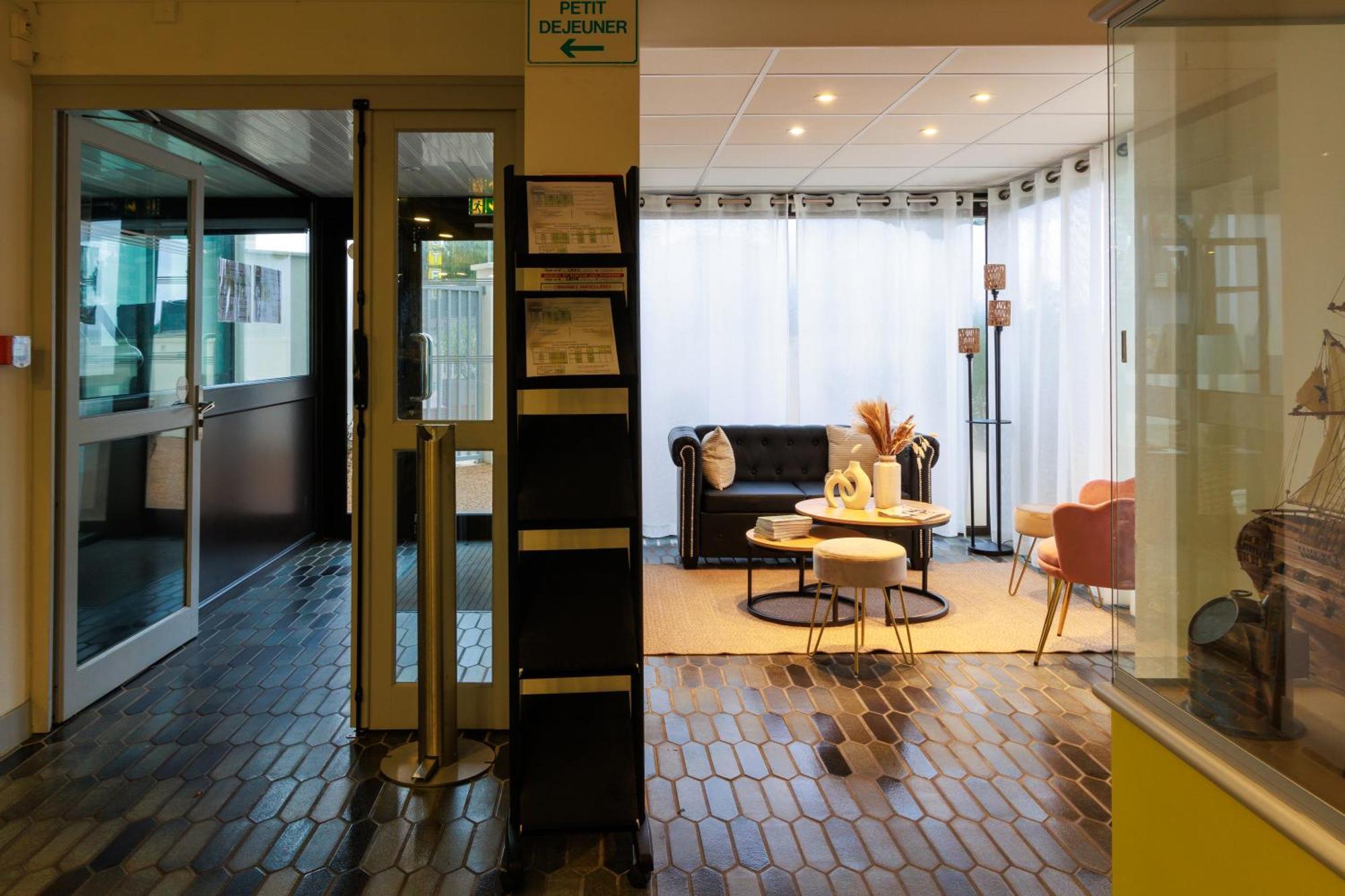 Logis Hotel Le Rochelois ลาโรแชล ภายนอก รูปภาพ