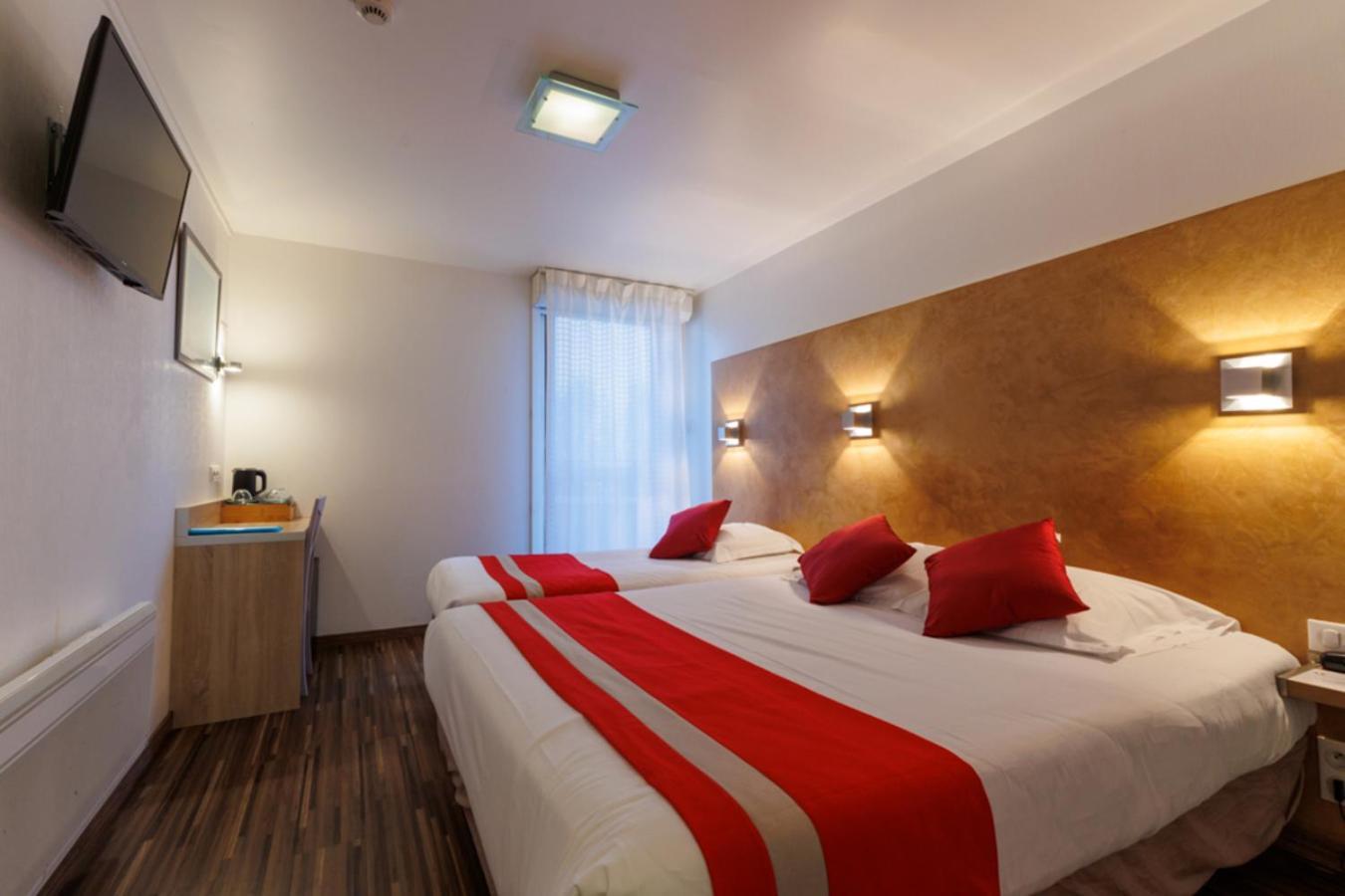 Logis Hotel Le Rochelois ลาโรแชล ภายนอก รูปภาพ